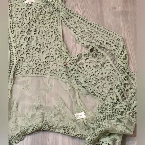 Ultra Flirt Mint Green Crochet Kimono Vest - Picture 6 of 6